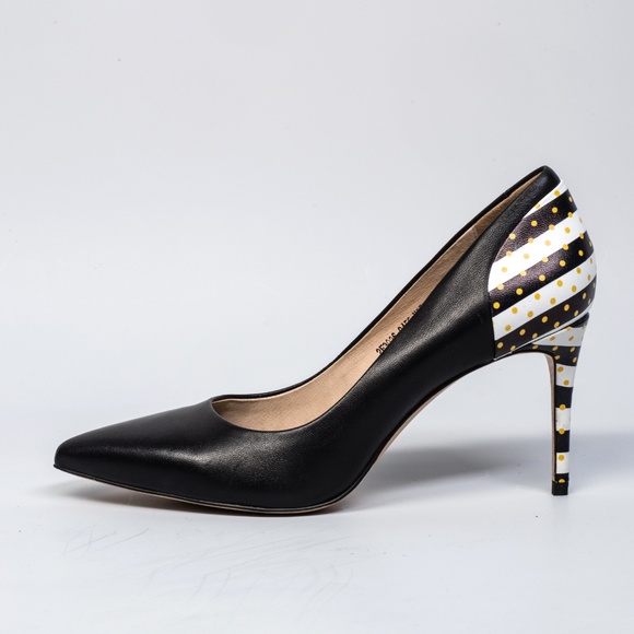 NWT Black matte Leather pumps - Picture 3 of 6